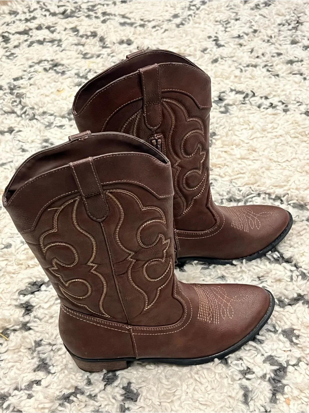 Kids size 5 Brown Western-Style Mid-Calf cowboy Boots